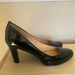 Cole Haan Black Payrnt Leather Heels - Nike Air Sole